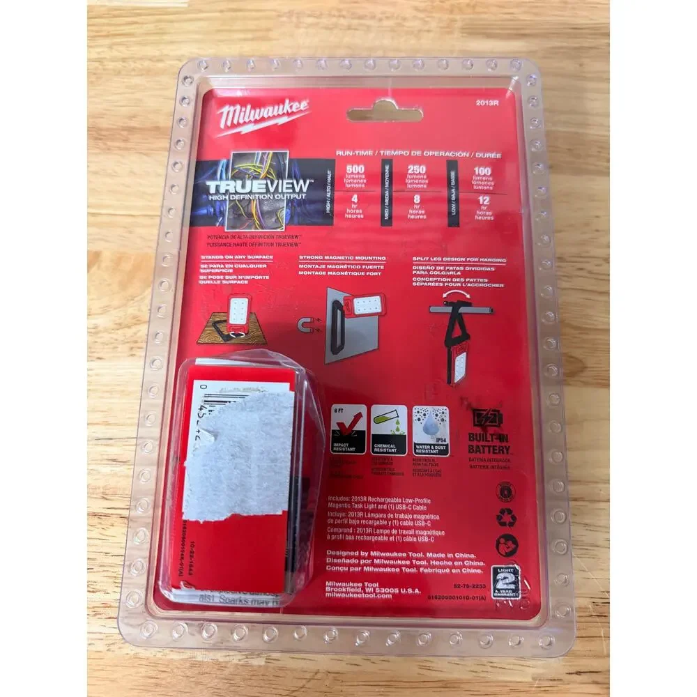 Milwaukee 2013R Rechargeable Low-Profile Magnetic Task Light 500 Lumens USB-C